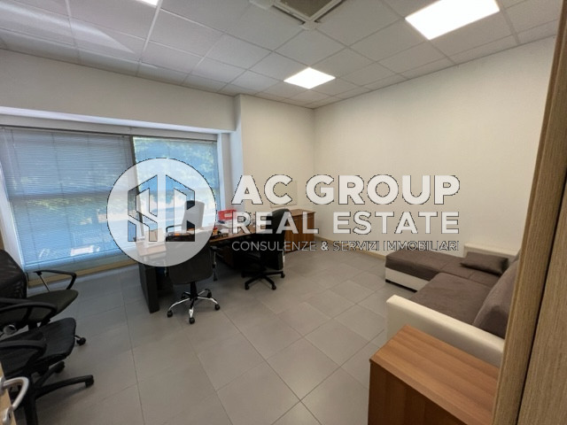 Immagine 5 di Ufficio in affitto  a Saronno