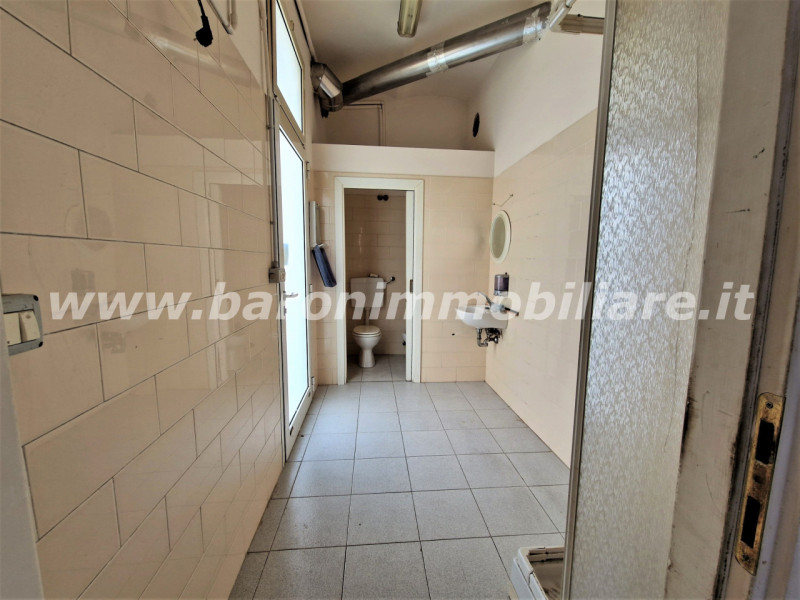 Immagine 12 di Negozio in affitto  in Via Emilia,99 a Anzola Dell'emilia