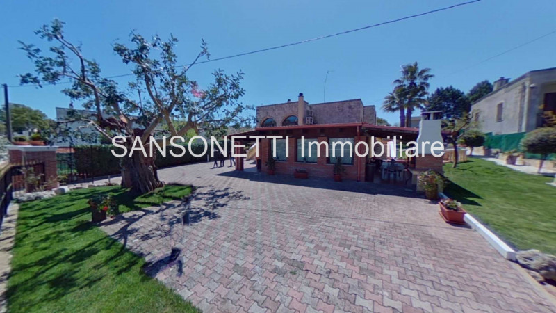 Immagine 5 di Villa in vendita  a Fasano