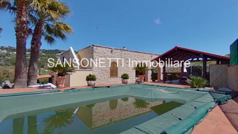Immagine 10 di Villa in vendita  a Fasano