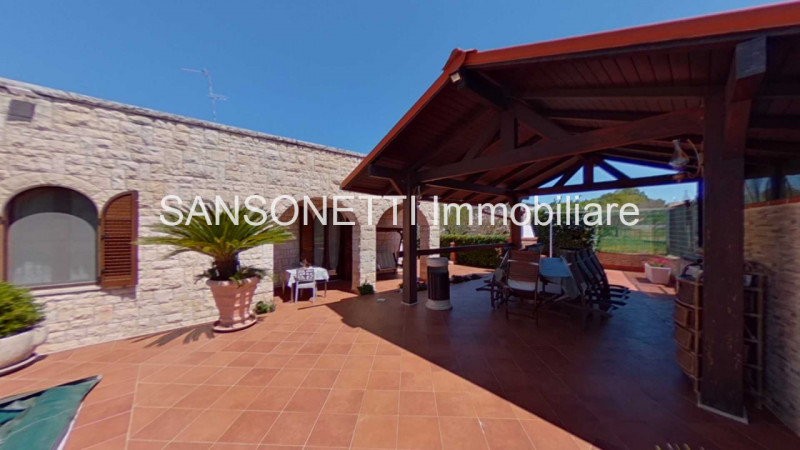 Immagine 11 di Villa in vendita  a Fasano