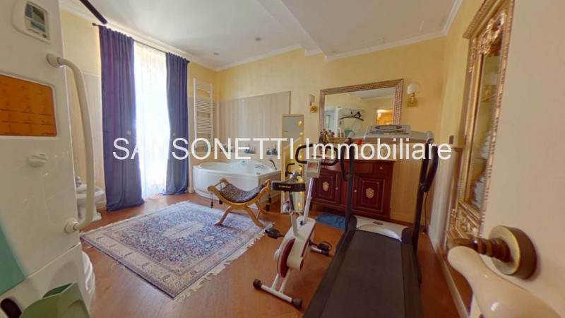 Immagine 33 di Villa in vendita  a Fasano