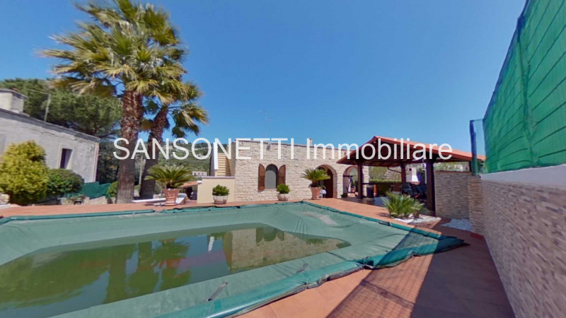 Immagine 42 di Villa in vendita  a Fasano