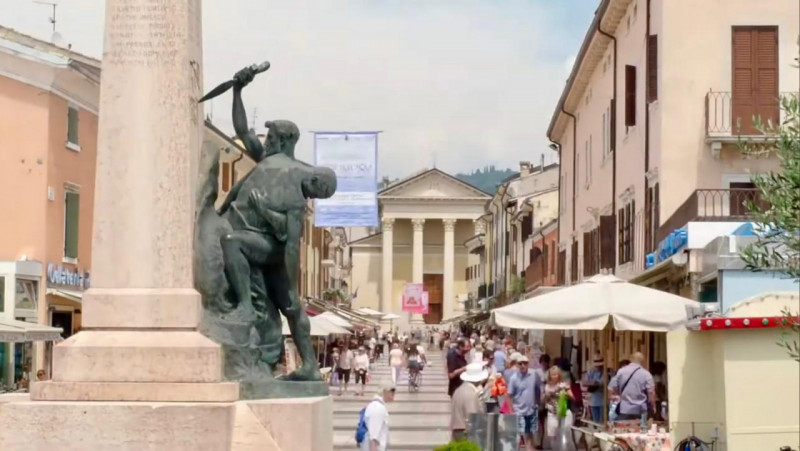 Immagine 4 di Negozio in vendita  a Bardolino