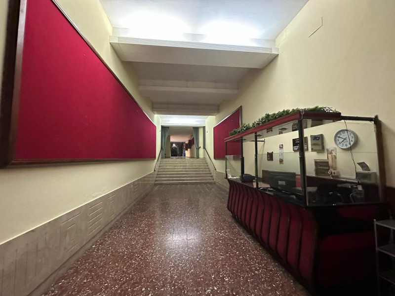 Immagine 7 di Negozio in affitto  in via g. medici a Milazzo