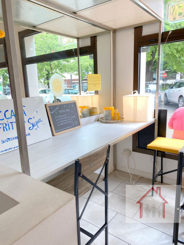 Immagine 3 di Attività commerciale in vendita  in Via Risorgimento a Montebelluna
