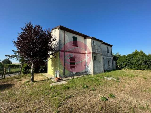 Immagine 8 di Rustico / casale in vendita  a Santarcangelo Di Romagna