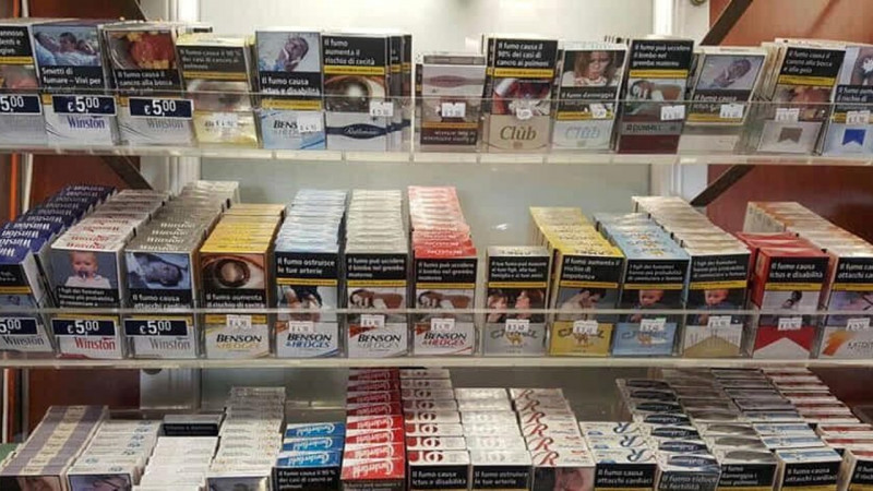 Immagine 2 di Attività commerciale in vendita  a Padova