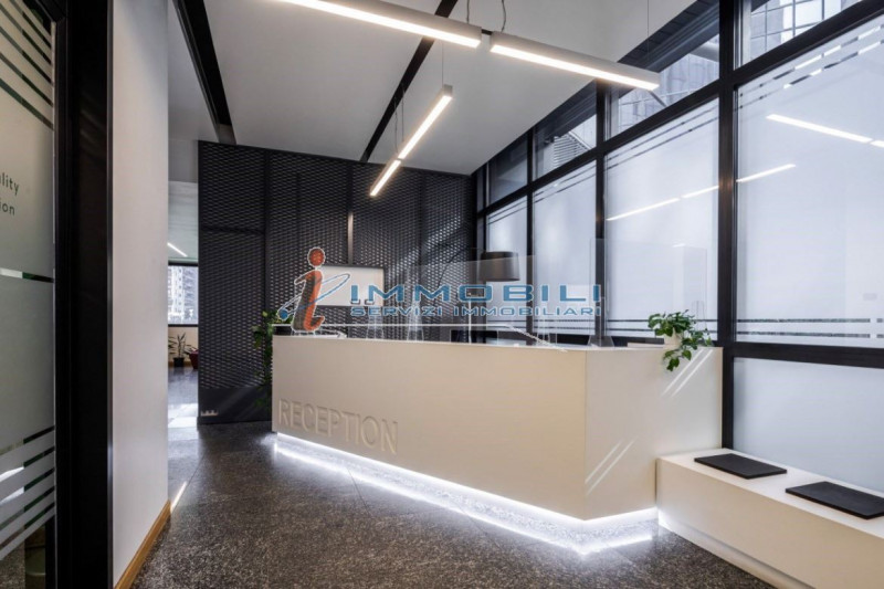 Immagine 2 di Ufficio in affitto  in VIA BARLETTA a Milano