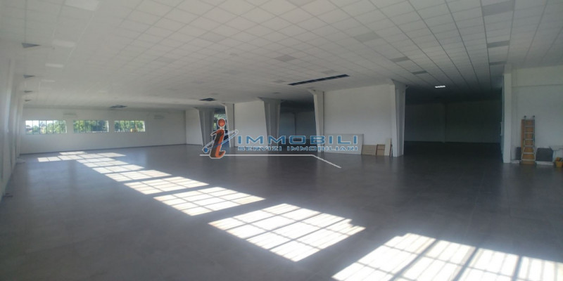 Immagine 2 di Capannone industriale in vendita  in VIA RESTELLI a Gorgonzola