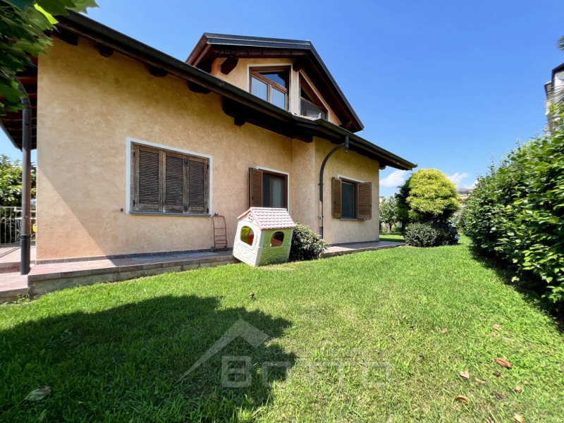 Immagine 5 di Casa indipendente in vendita  in via della madonna n 36 a Grignasco