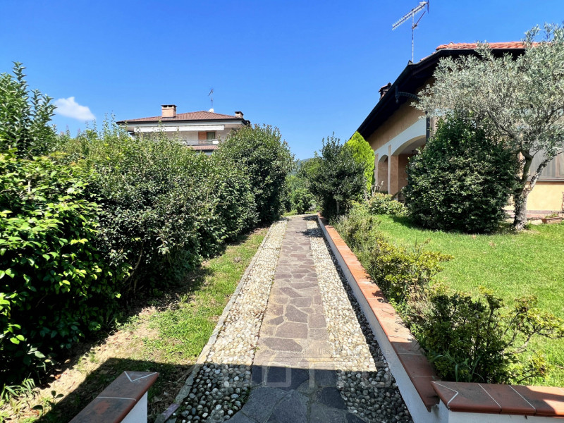 Immagine 8 di Casa indipendente in vendita  in via della madonna n 36 a Grignasco