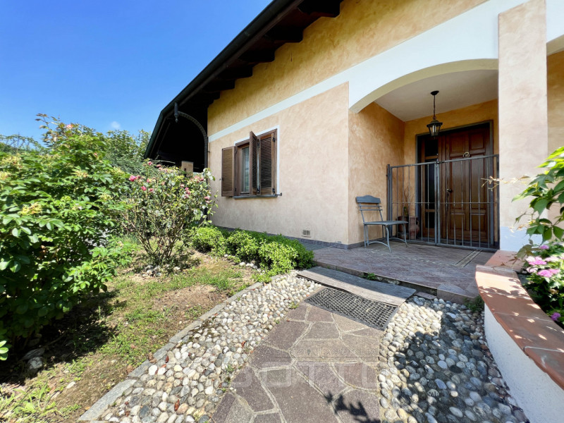 Immagine 9 di Casa indipendente in vendita  in via della madonna n 36 a Grignasco