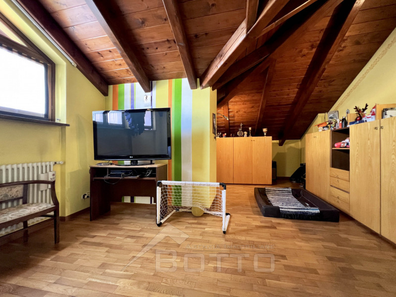 Immagine 21 di Casa indipendente in vendita  in via della madonna n 36 a Grignasco