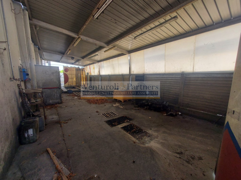Immagine 4 di Capannone industriale in vendita  in ugo foscolo a Ghedi