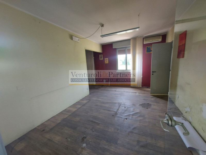 Immagine 6 di Capannone industriale in vendita  in ugo foscolo a Ghedi