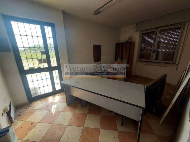 Immagine 8 di Capannone industriale in vendita  in ugo foscolo a Ghedi