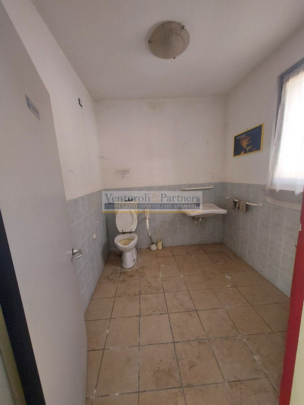 Immagine 9 di Capannone industriale in vendita  in ugo foscolo a Ghedi