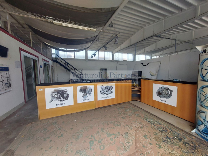 Immagine 12 di Capannone industriale in vendita  in ugo foscolo a Ghedi