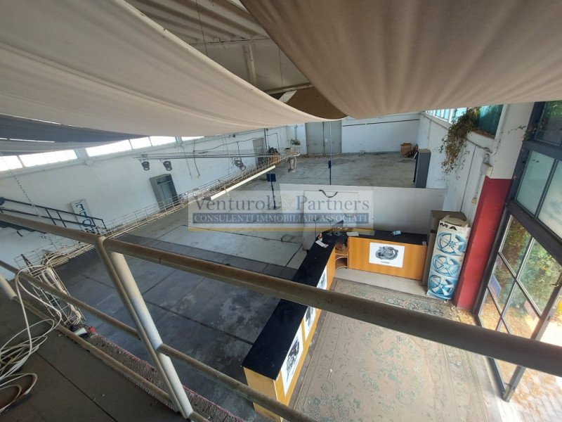 Immagine 14 di Capannone industriale in vendita  in ugo foscolo a Ghedi