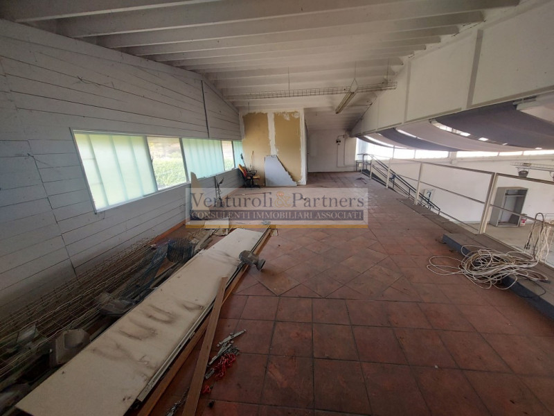 Immagine 15 di Capannone industriale in vendita  in ugo foscolo a Ghedi