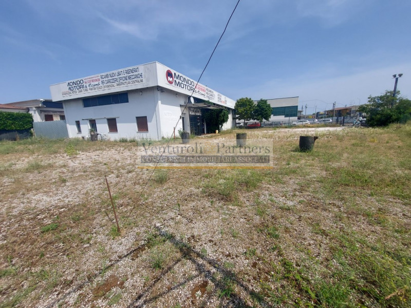 Immagine 16 di Capannone industriale in vendita  in ugo foscolo a Ghedi