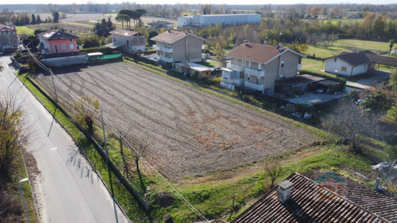 Immagine 11 di Terreno in vendita  in Via Giuseppe Garibaldi a Castions Di Strada