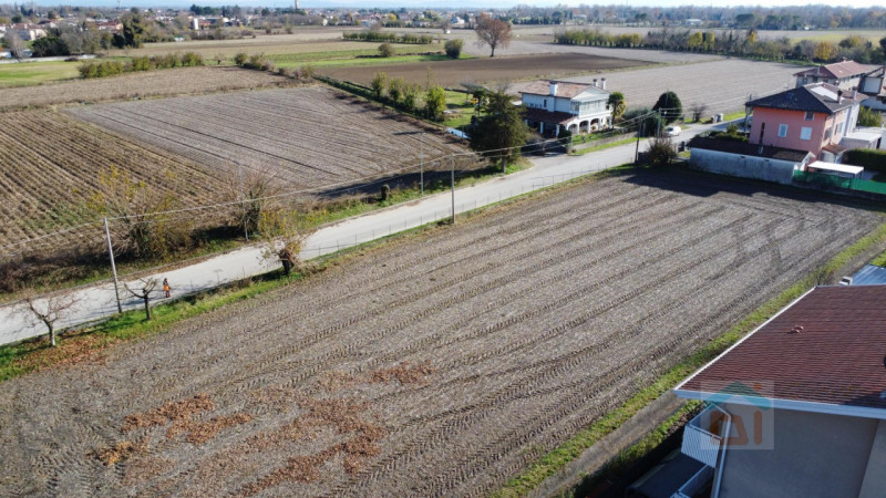 Immagine 15 di Terreno in vendita  in Via Giuseppe Garibaldi a Castions Di Strada