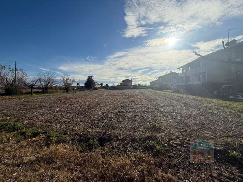 Immagine 19 di Terreno in vendita  in Via Giuseppe Garibaldi a Castions Di Strada