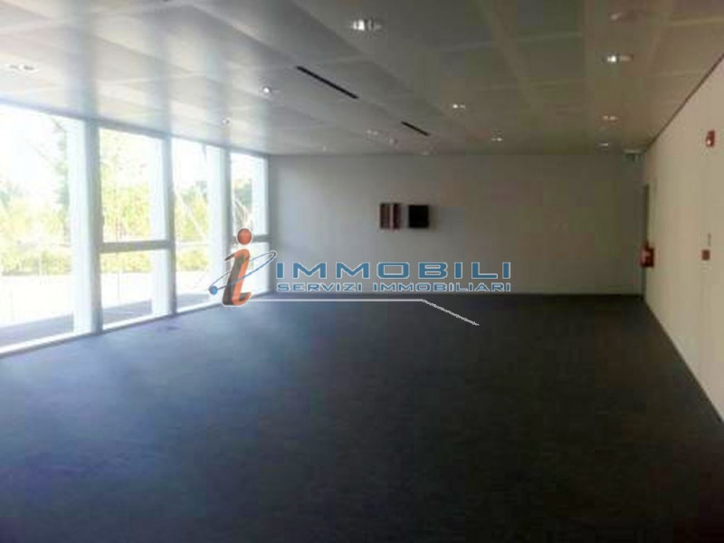 Immagine 2 di Ufficio in affitto  in VIA MONDADORI a Segrate