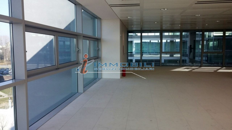 Immagine 10 di Ufficio in affitto  in VIA MONDADORI a Segrate