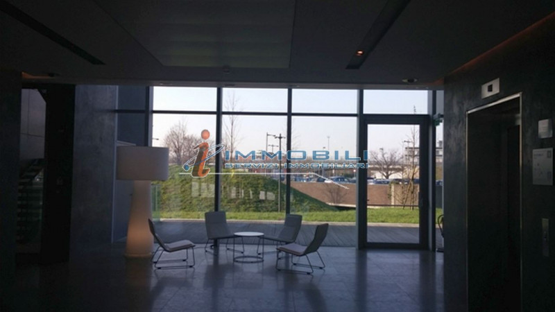 Immagine 12 di Ufficio in affitto  in VIA MONDADORI a Segrate