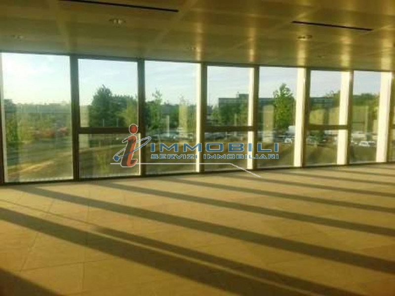Immagine 18 di Ufficio in affitto  in VIA MONDADORI a Segrate