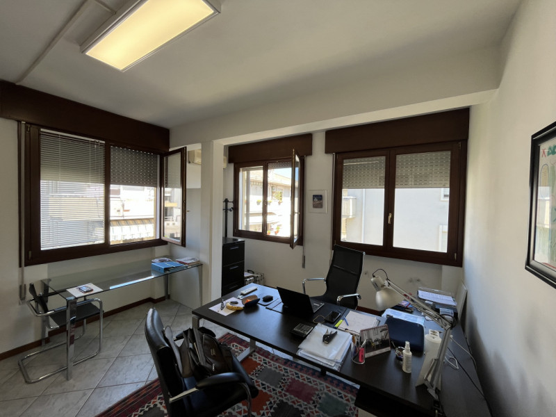Immagine 2 di Ufficio in vendita  in Via della Provvidenza a Rubano