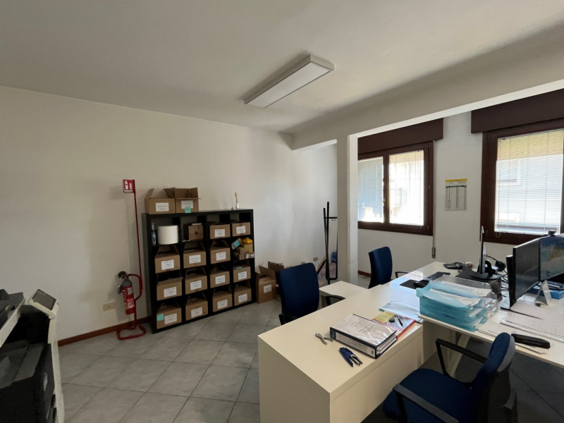 Immagine 5 di Ufficio in vendita  in Via della Provvidenza a Rubano