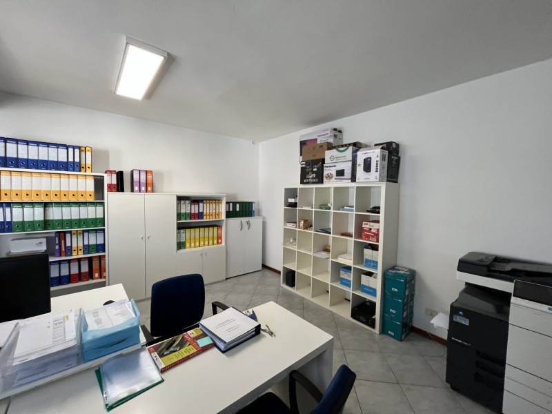 Immagine 8 di Ufficio in vendita  in Via della Provvidenza a Rubano