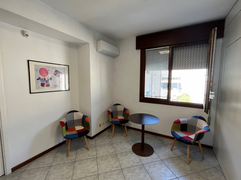 Immagine 9 di Ufficio in vendita  in Via della Provvidenza a Rubano