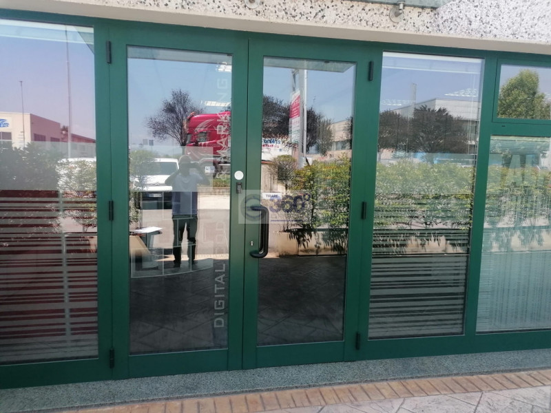 Immagine 3 di Capannone industriale in vendita  in Via XXV Aprile a Rovato