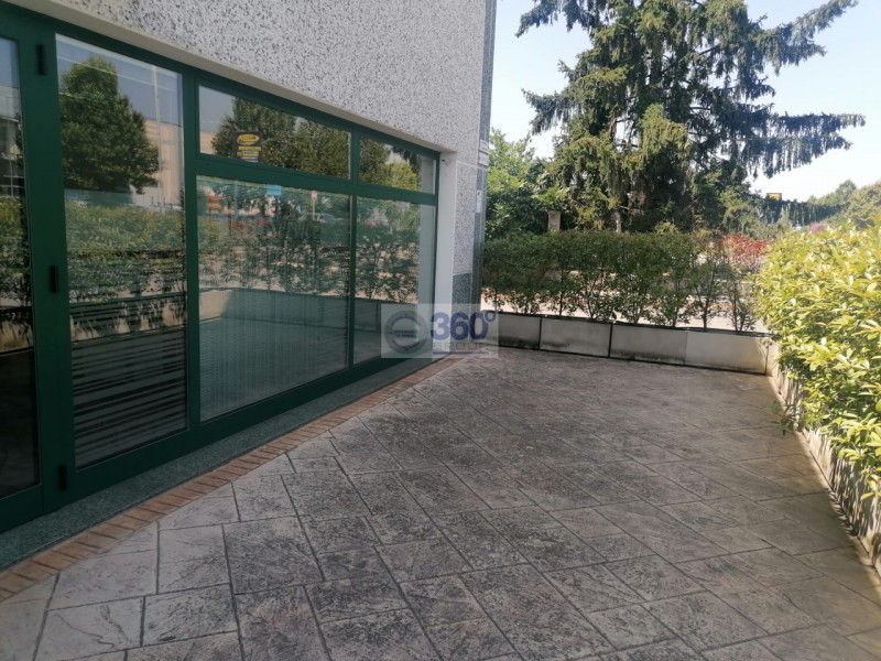 Immagine 4 di Capannone industriale in vendita  in Via XXV Aprile a Rovato