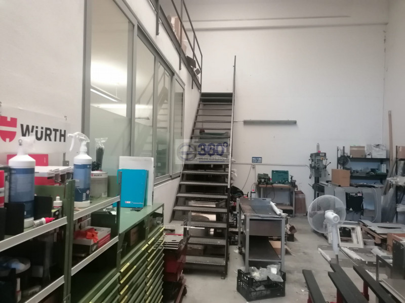 Immagine 7 di Capannone industriale in vendita  in Via XXV Aprile a Rovato