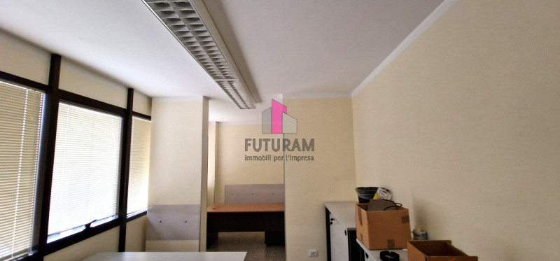 Immagine 4 di Ufficio in affitto  in VIA DEL SANTO a Limena