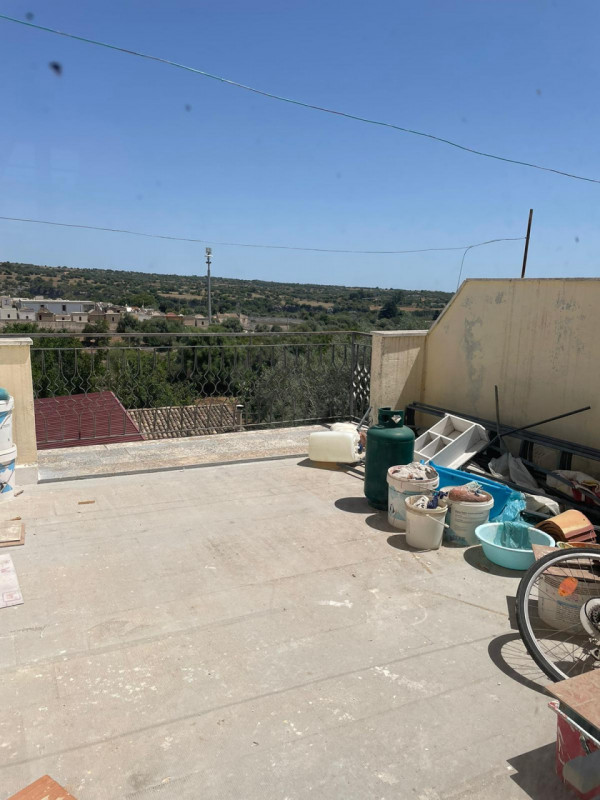 Immagine 2 di Casa indipendente in vendita  a Canicattini Bagni