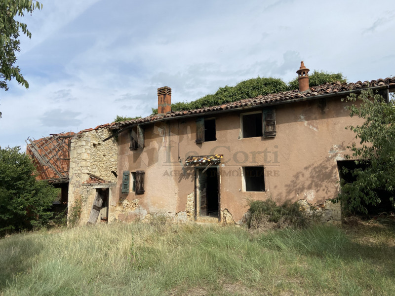 Immagine 8 di Rustico / casale in vendita  a Lonigo