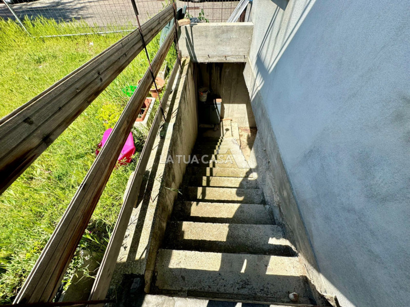 Immagine 35 di Casa bifamiliare in vendita  a Villafranca Di Verona