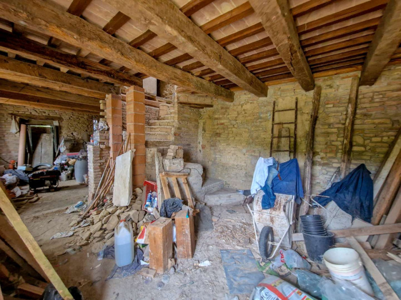 Immagine 8 di Rustico / casale in vendita  in località Monte Olivo a Urbino
