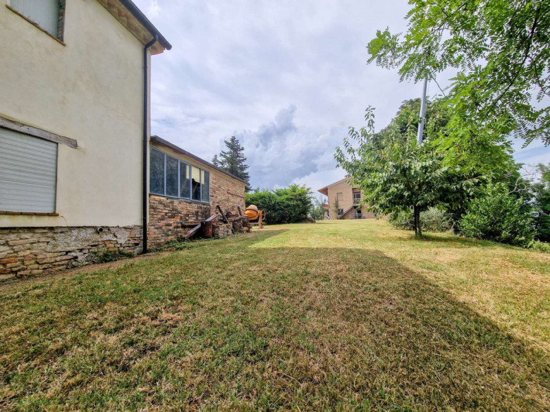 Immagine 11 di Rustico / casale in vendita  in località Monte Olivo a Urbino