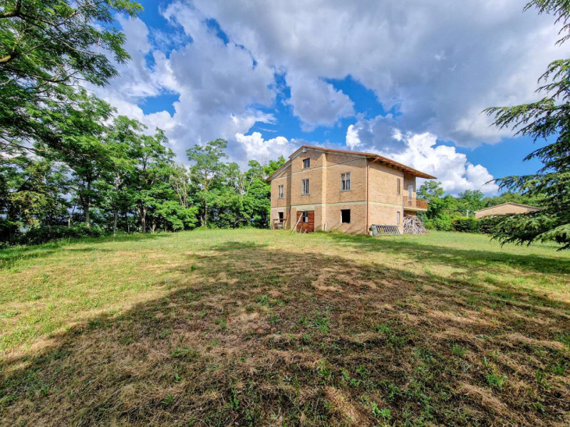 Immagine 15 di Rustico / casale in vendita  in località Monte Olivo a Urbino