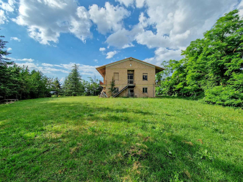 Immagine 18 di Rustico / casale in vendita  in località Monte Olivo a Urbino