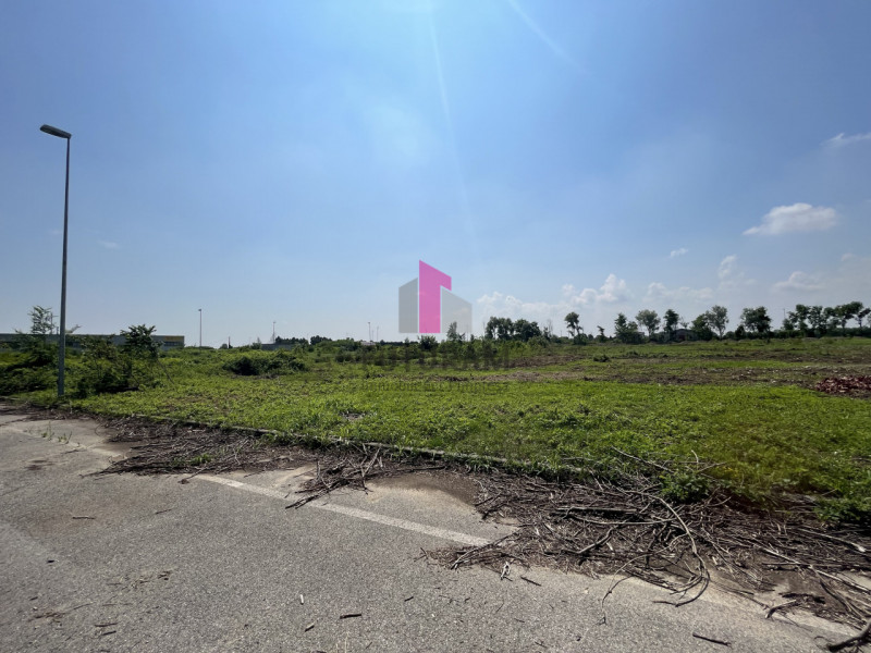 Immagine 12 di Terreno in vendita  in Via Olivetti a Piazzola Sul Brenta