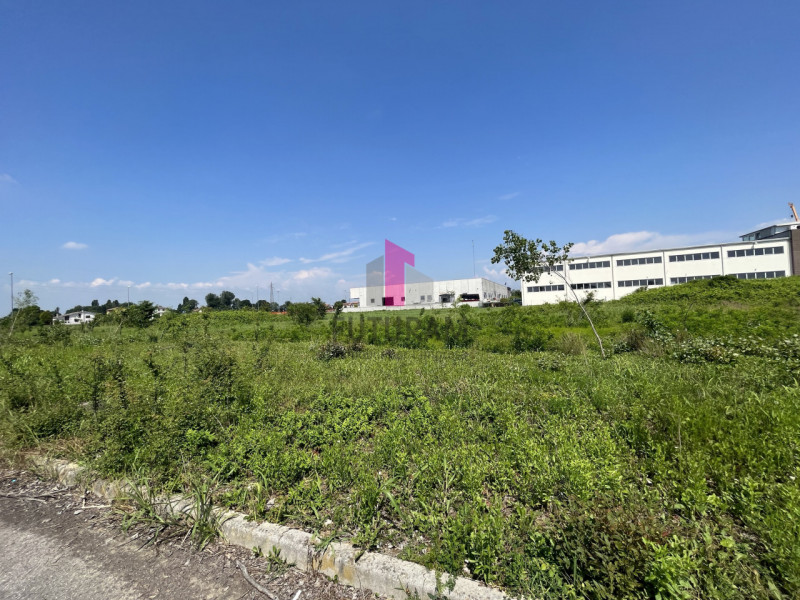 Immagine 17 di Terreno in vendita  in Via Olivetti a Piazzola Sul Brenta
